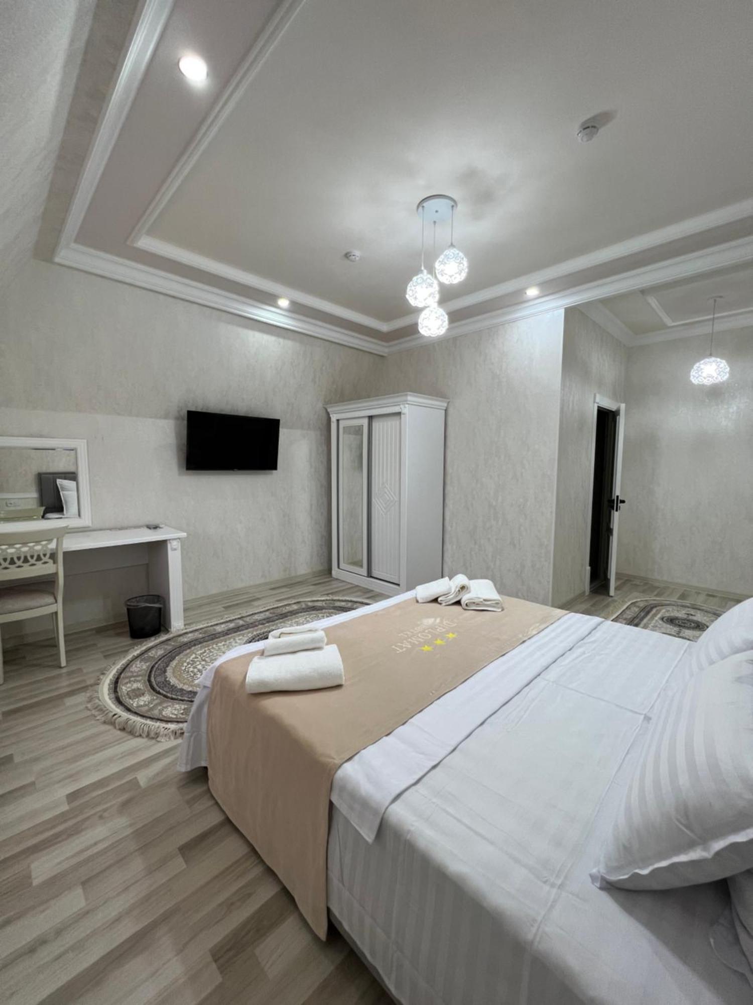 Diplomat Premium Hotel Samarkand Exterior photo
