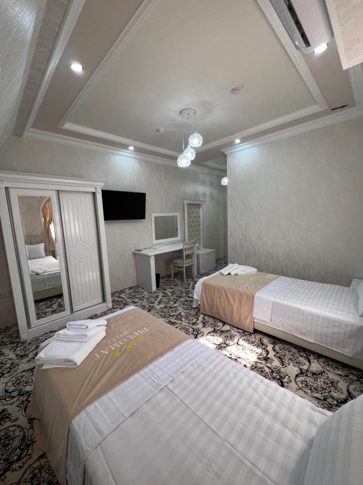 Diplomat Premium Hotel Samarkand Exterior photo