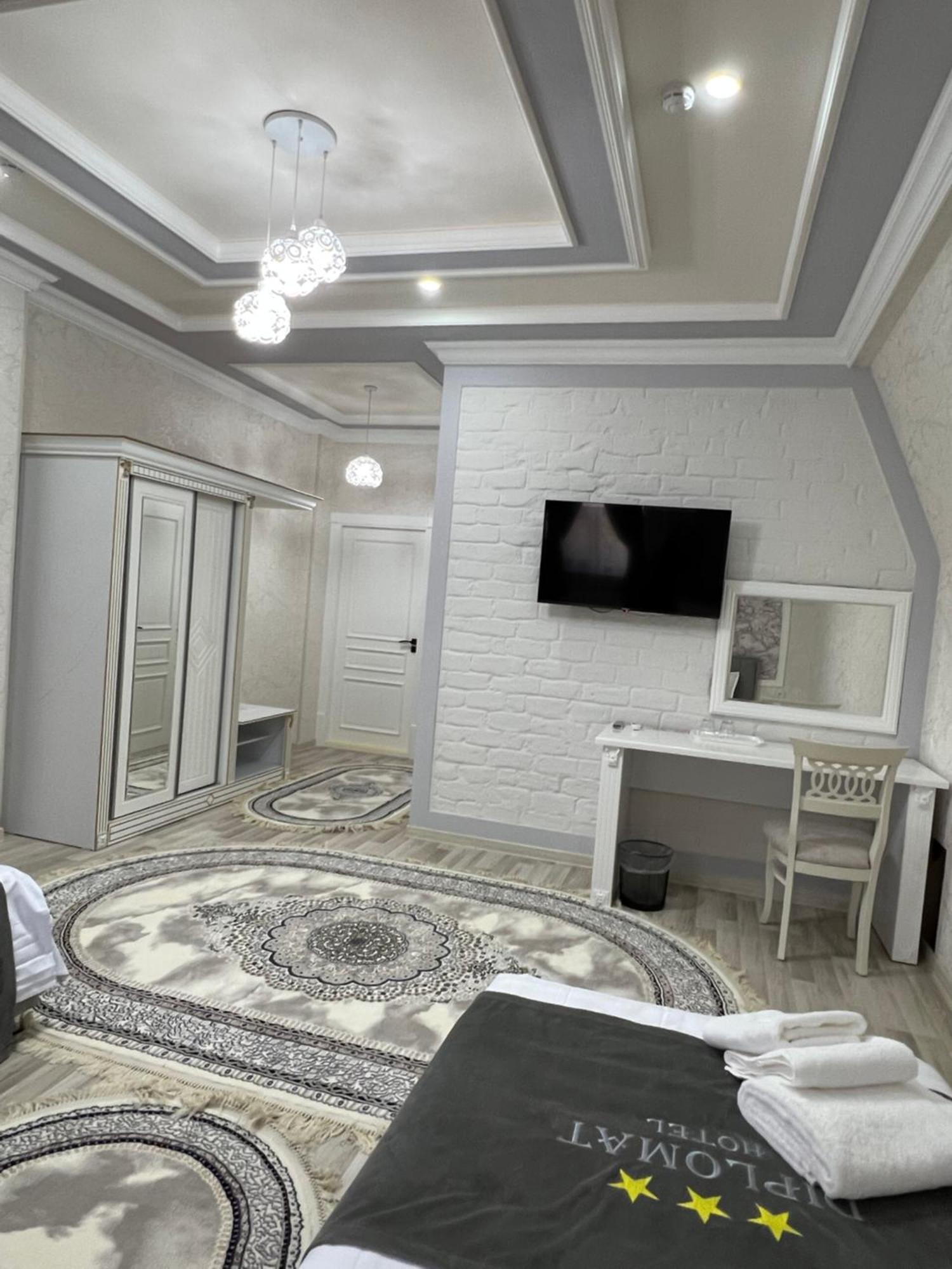 Diplomat Premium Hotel Samarkand Exterior photo